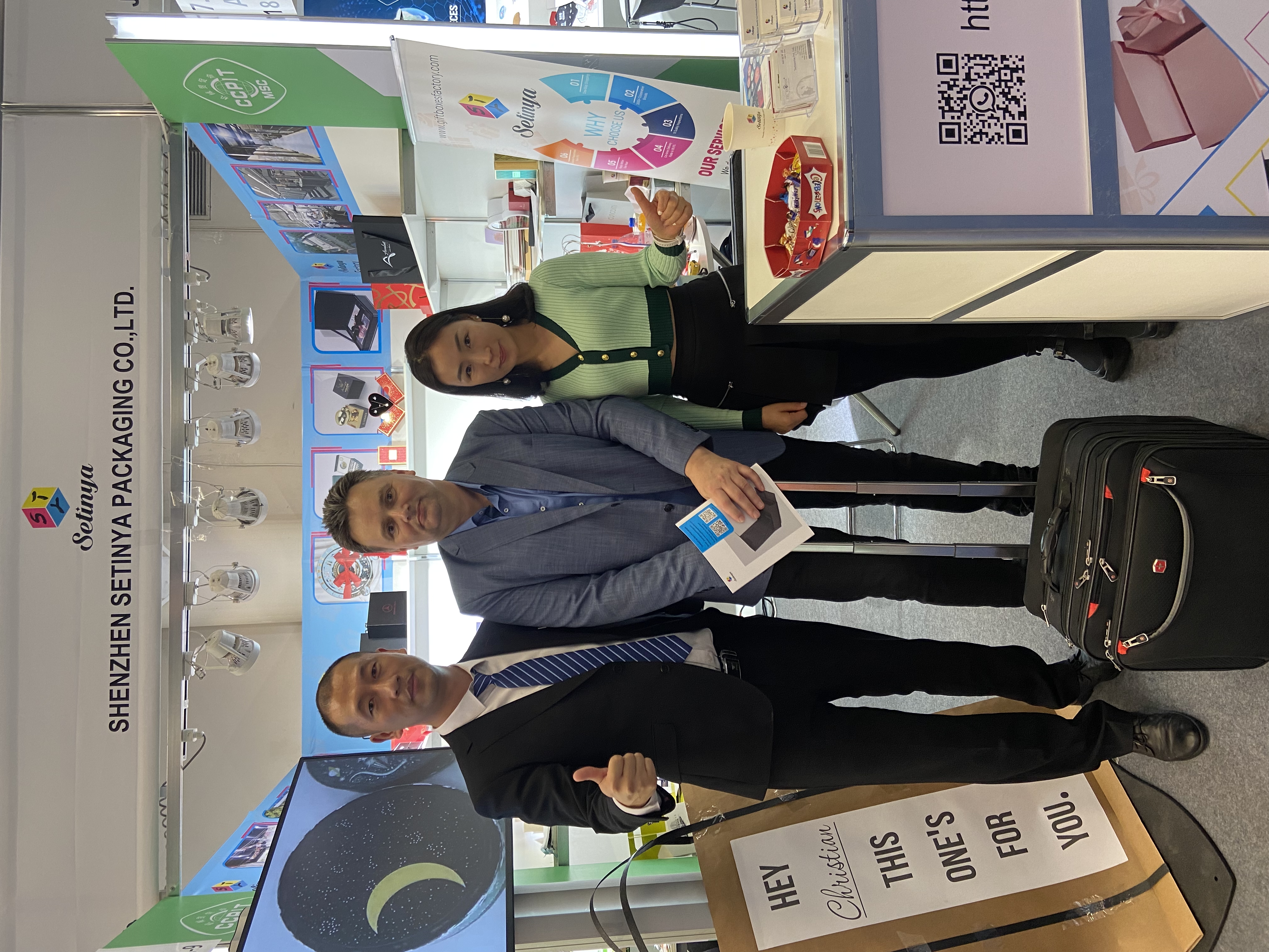Setinya exhibition staff